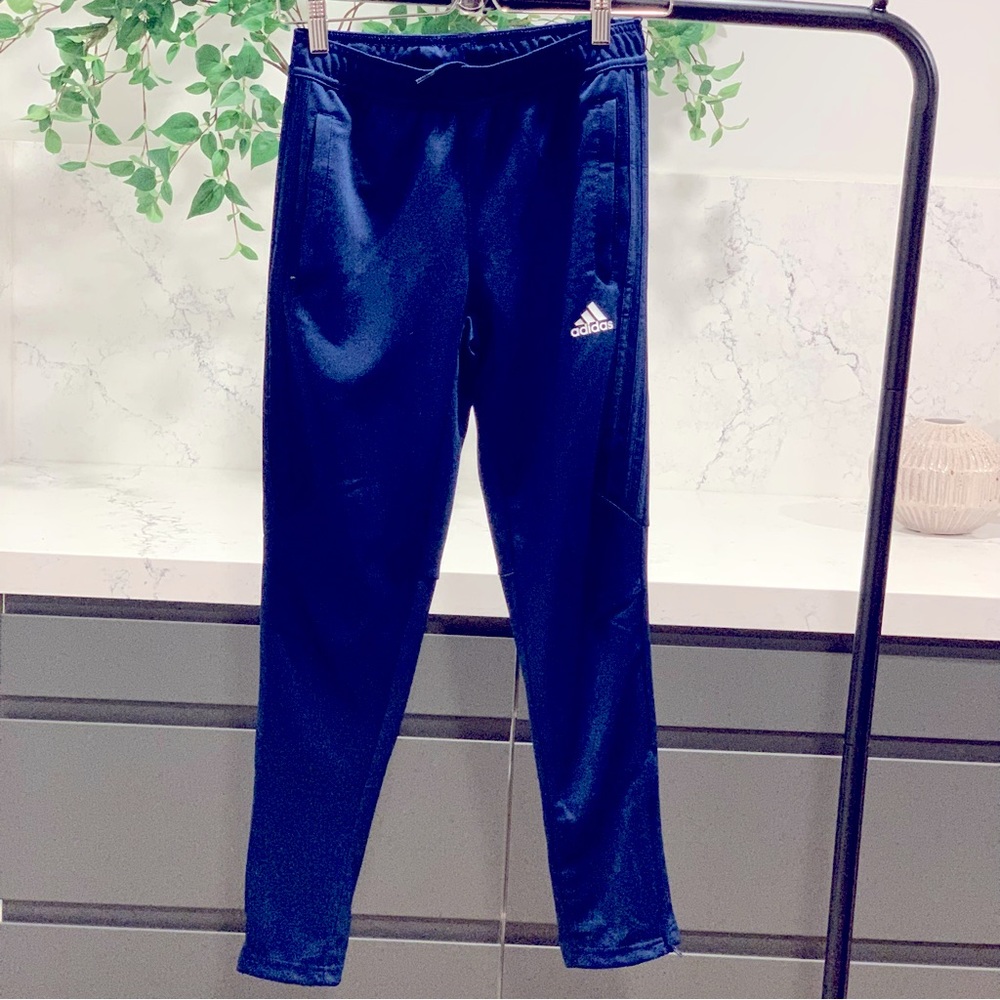 Clima cool Adidas youth Medium
